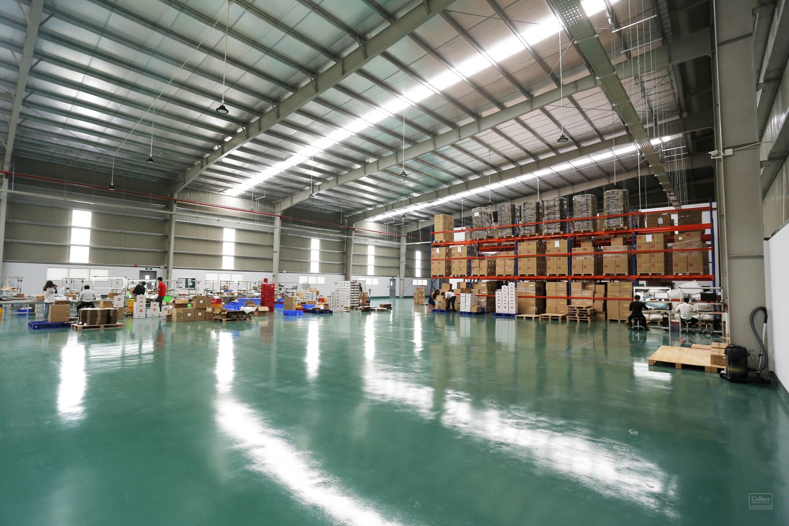 Nhà Xưởng Khu Công Nghệ Cao Long Hậu Bên Trong Nhà Xưởng Khu Công Nghiệp Long Hậu