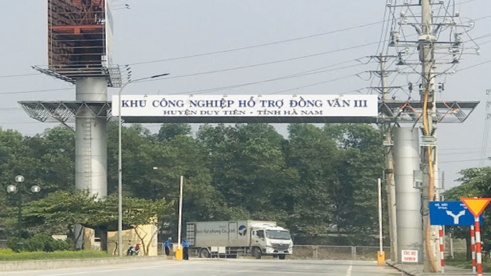 Cổng Chính Khu Công Nghiệp Đồng Văn III Cổng Chính Khu Công Nghiệp Đồng Văn III