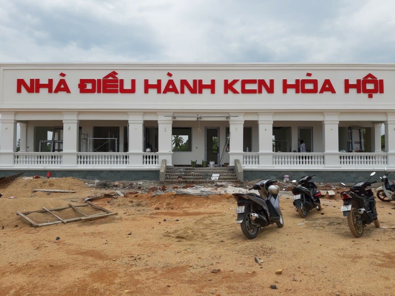 Nhà Điều Hành Khu Công Nghiệp Hoà Hội